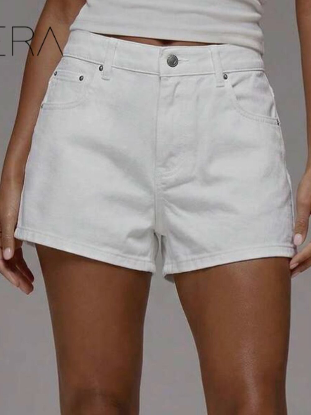 NWT MUSERA Mid Waist Classic Denim Shorts Basics Size 29